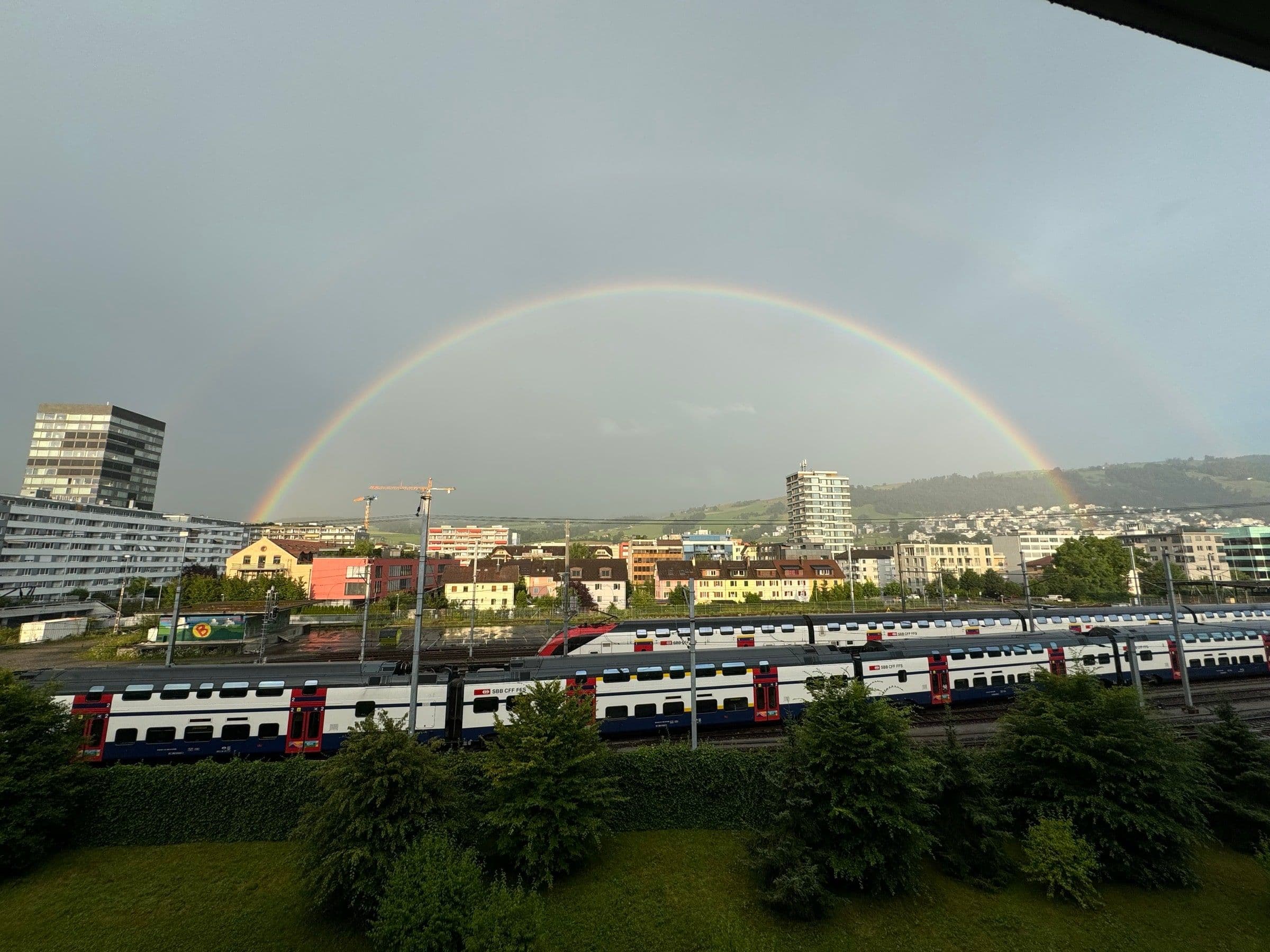 Regenbogen über dem Zugersee